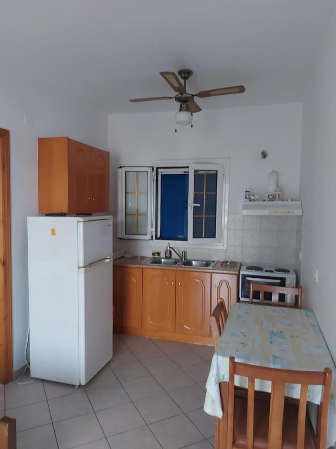 Matina Apartments Tyros المظهر الخارجي الصورة
