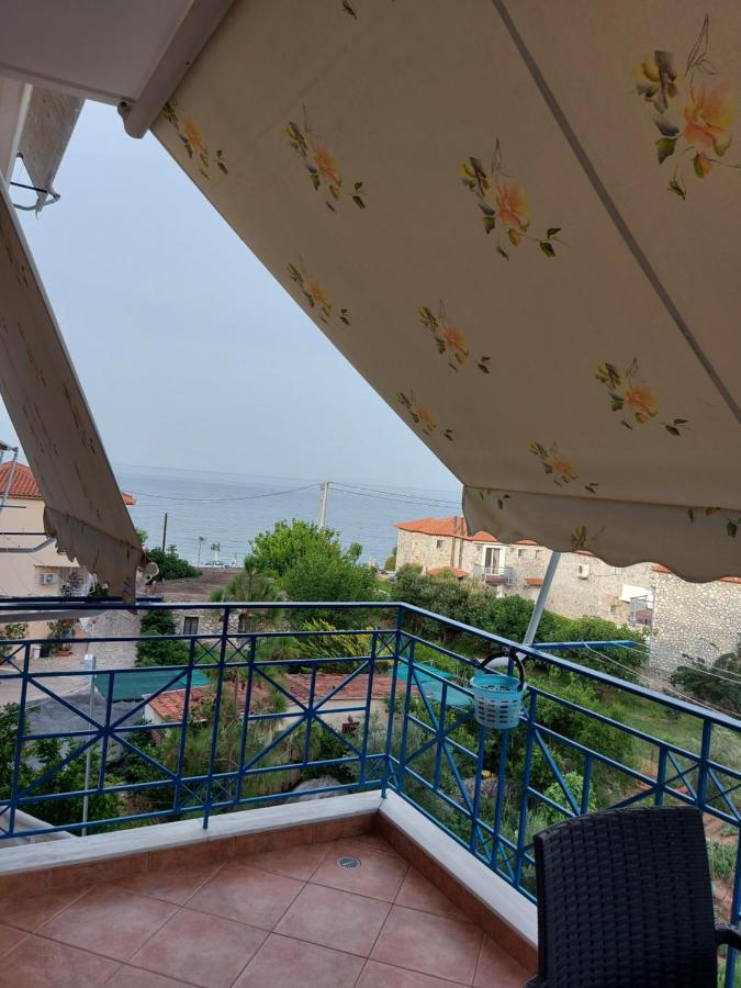 Matina Apartments Tyros المظهر الخارجي الصورة