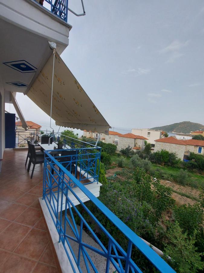Matina Apartments Tyros المظهر الخارجي الصورة