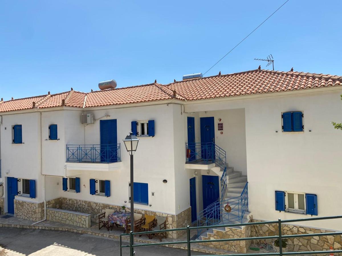 Matina Apartments Tyros المظهر الخارجي الصورة